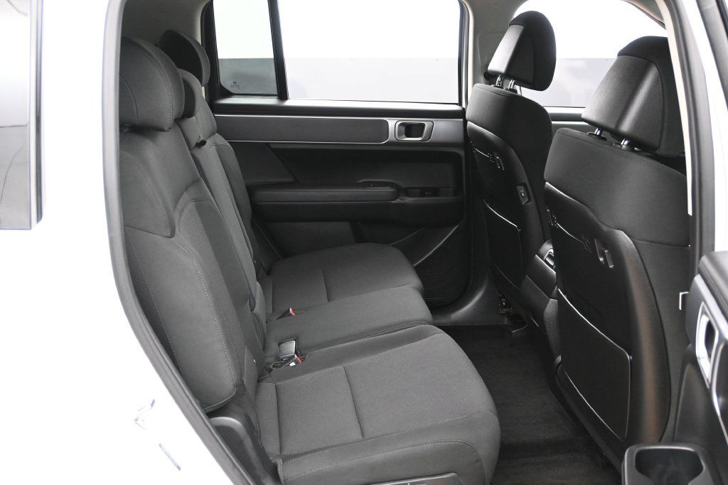 Used 2024 Hyundai Santa Fe SE FWD image 25