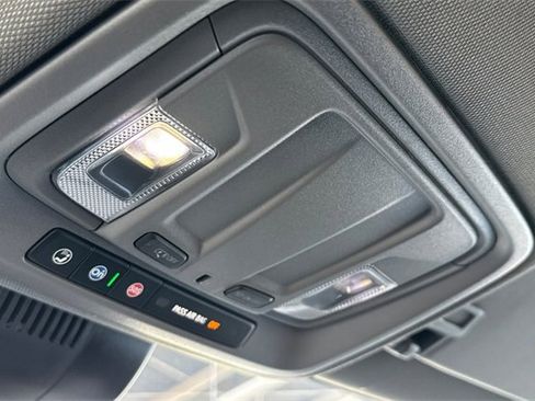 Used 2025 GMC Sierra 1500 SLT image 24