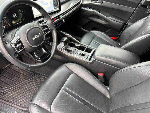 Used 2024 Kia Sorento S image 9