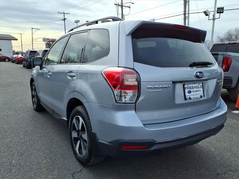Used 2017 Subaru Forester 2.5i Premium image 4