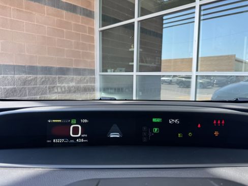 Used 2020 Toyota Prius Prime XLE image 18