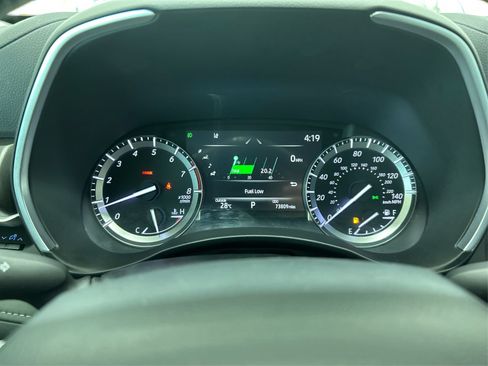 Used 2022 Toyota Highlander XLE AWD/4WD image 16