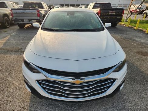 Used 2024 Chevrolet Malibu LT FWD image 2
