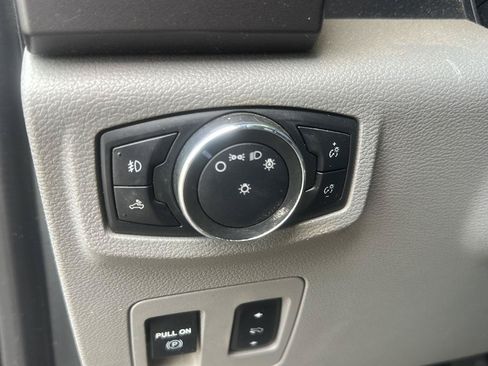 Used 2019 Ford F150 XLT w/ Equipment Group 302A Luxury AWD/4WD image 11