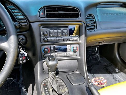 Used 1998 Chevrolet Corvette Convertible w/ Memory Pkg RWD image 11