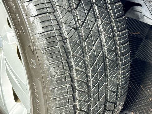 Used 2019 Land Rover Range Rover Velar S image 40