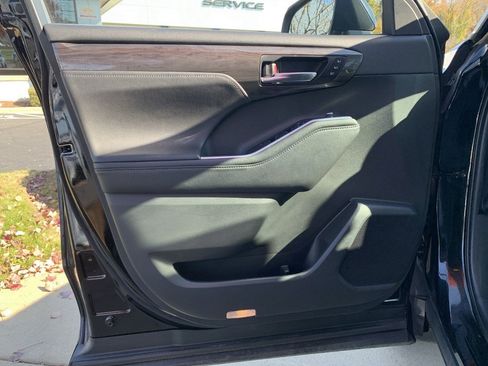 Used 2020 Toyota Highlander Limited Platinum image 14