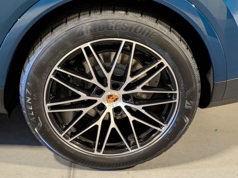 New 2026 Porsche Cayenne image 16