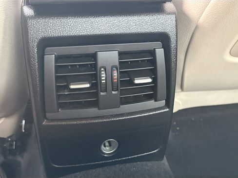 Used 2017 BMW 230i Coupe image 22