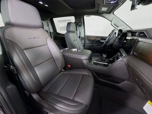 New 2026 GMC Sierra 1500 Denali w/ Denali Reserve Package AWD/4WD image 30