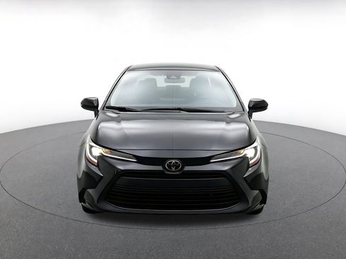 Used 2025 Toyota Corolla LE FWD image 2