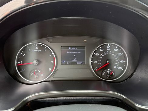 Used 2023 Kia Seltos S w/ Navigation Package FWD image 11