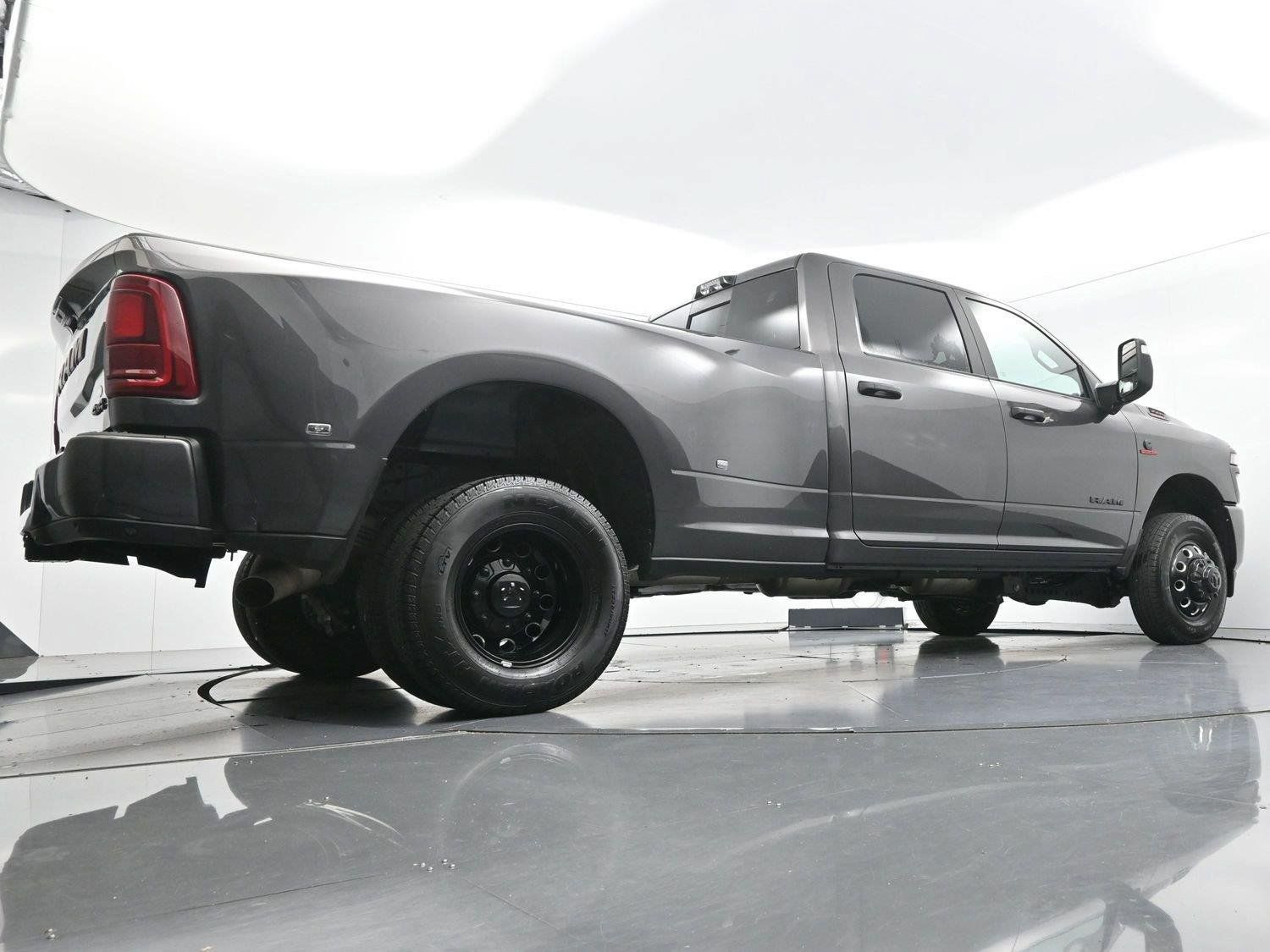 Used 2026 RAM 3500 Big Horn AWD/4WD image 47