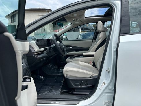 Used 2023 Nissan Ariya FWD image 11