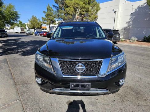 Used 2015 Nissan Pathfinder SV image 2