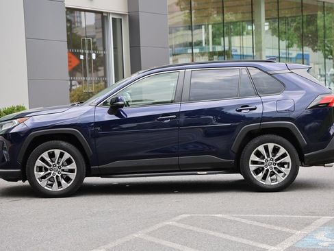Used 2019 Toyota RAV4 XLE Premium w/ Cold Weather Package AWD/4WD image 2