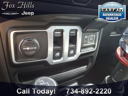 Used 2025 Jeep Wrangler Sport AWD/4WD image 21
