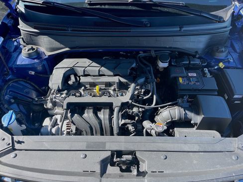 Used 2024 Hyundai Venue Limited image 31