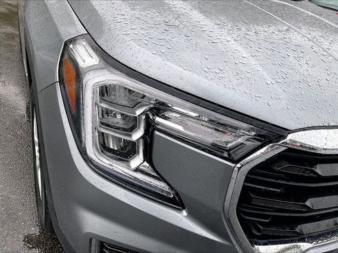 Used 2024 GMC Terrain SLE AWD/4WD image 29