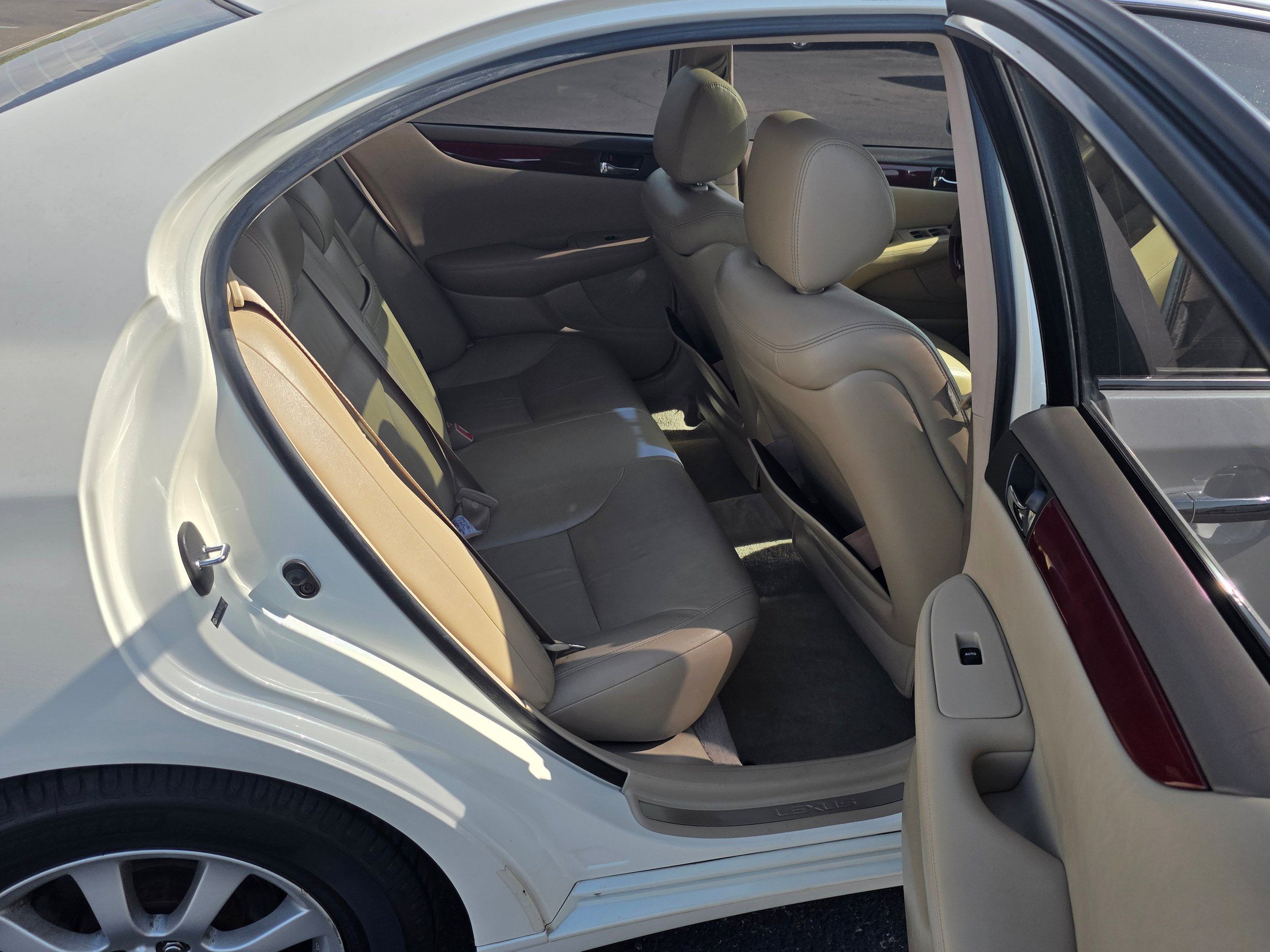 Used 2004 Lexus ES 330 FWD image 22