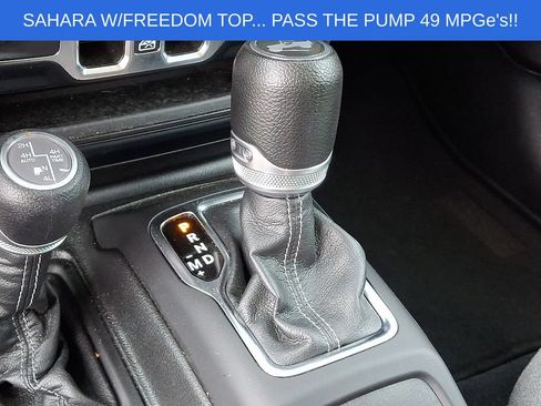 Used 2024 Jeep Wrangler Unlimited Sahara AWD/4WD image 13