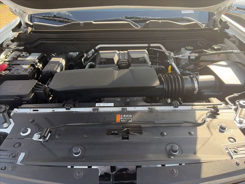 Used 2023 Chevrolet Colorado LT w/ LT Convenience Package II image 30