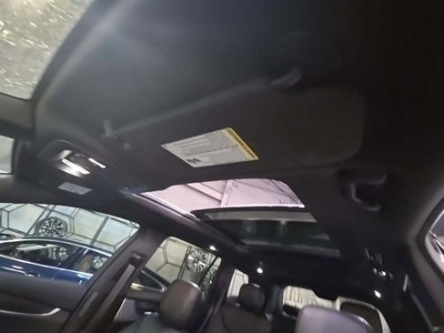 Used 2023 Cadillac XT6 Sport w/ Technology Package image 8