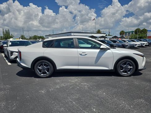New 2026 Kia K4 FWD image 9