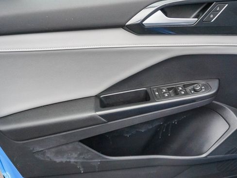 Used 2022 Volkswagen Taos SEL image 19