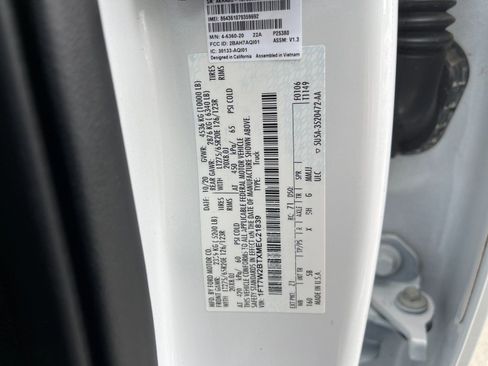 Used 2021 Ford F250 Lariat w/ FX4 Off-Road Package image 31