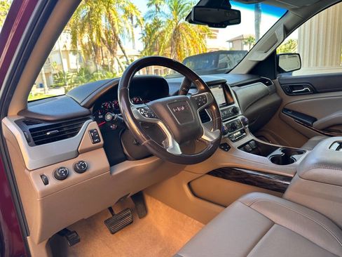 Used 2016 GMC Yukon XL SLT AWD/4WD image 14