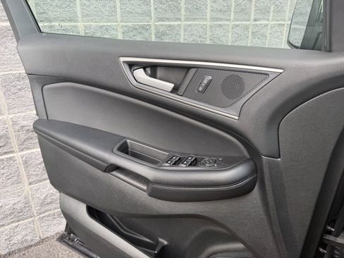 Used 2022 Ford Edge SEL w/ Convenience Package image 24