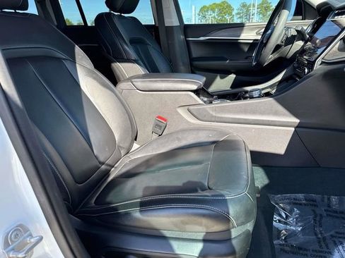 Used 2023 Jeep Grand Cherokee 4WD 4xe image 12