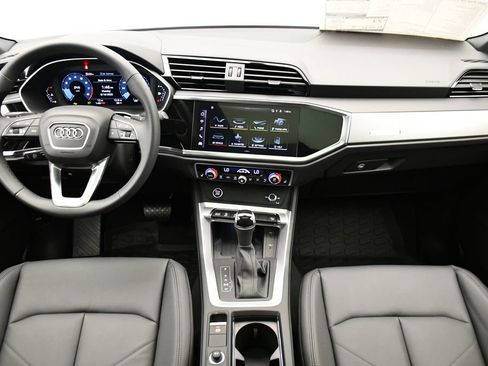 Used 2025 Audi Q3 2.0T Premium w/ Convenience Package image 19