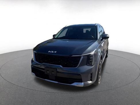 Used 2024 Kia Sorento S image 7