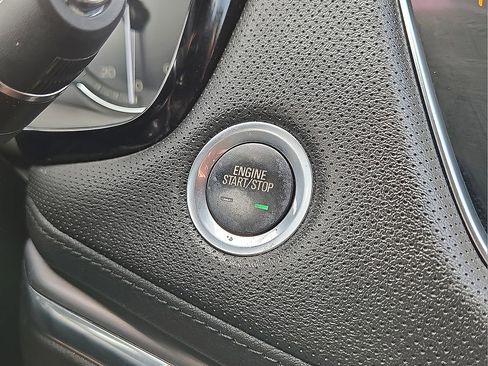 Used 2020 Cadillac XT5 Luxury image 31