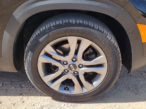 Used 2021 Kia Seltos S AWD/4WD image 15