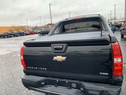 Used 2009 Chevrolet Avalanche LT w/ Suspension Package, Off-Road image 10