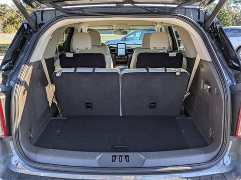 Certified 2023 Ford Explorer Platinum w/ Technology Package image 12