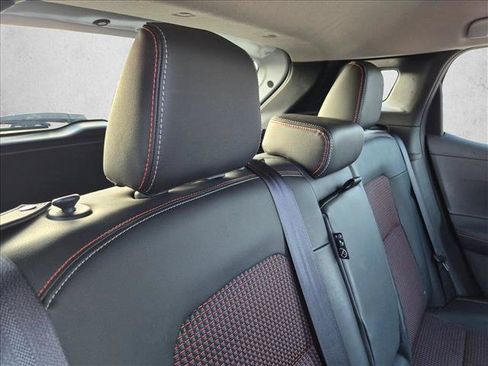 Used 2025 Nissan Kicks SR FWD image 13