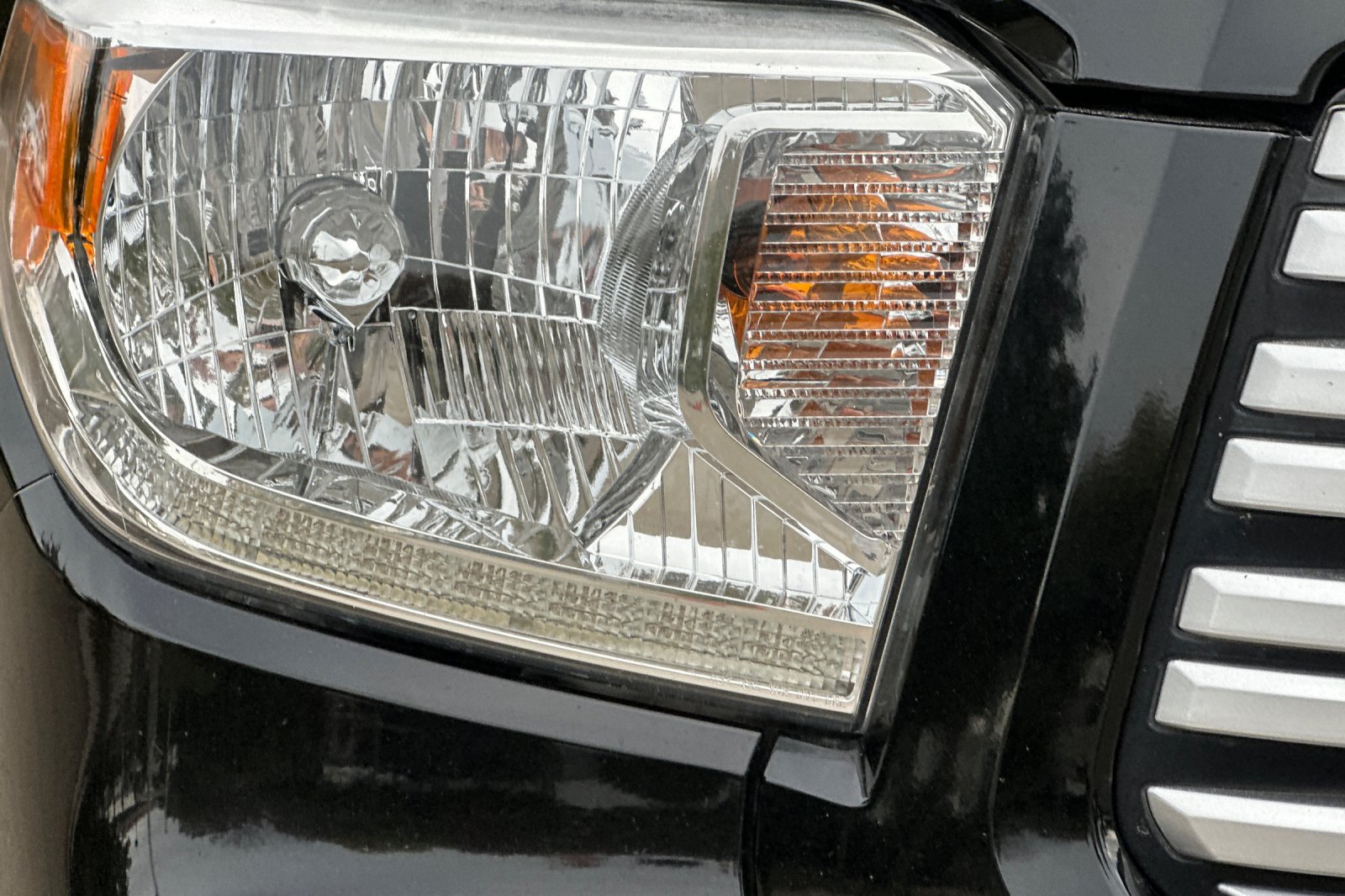 Used 2017 Toyota Tundra Platinum AWD/4WD image 45