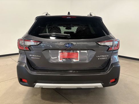Used 2023 Subaru Outback Touring AWD/4WD image 4