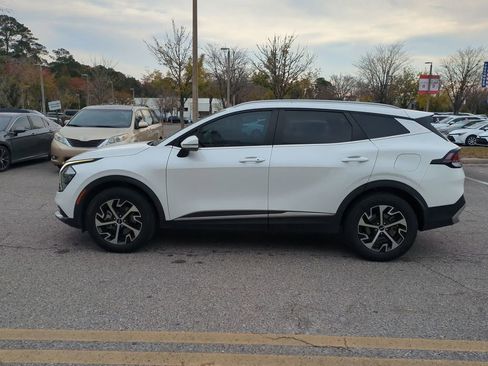 Used 2023 Kia Sportage EX image 8
