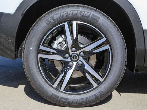 New 2026 Volvo XC40 B5 Core image 11