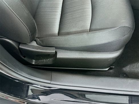 Used 2024 Nissan Altima 2.5 SV image 23