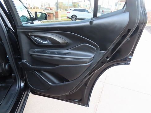 Used 2022 GMC Terrain SLT w/ Tech Package image 14