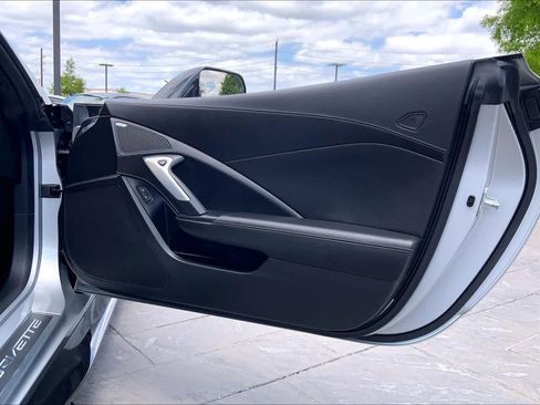 Used 2016 Chevrolet Corvette Z06 w/ 2LZ Preferred Equipment Group RWD image 19