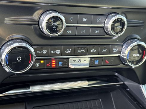 Used 2024 Ford F150 Platinum w/ Equipment Group 702A High image 33