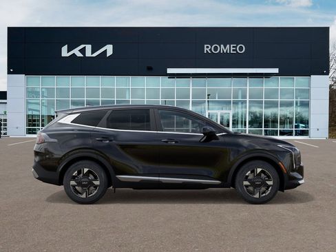 New 2026 Kia Sportage LX image 8