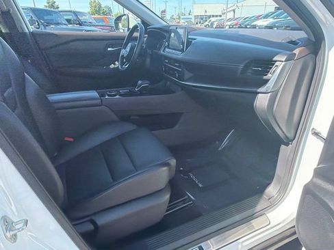 Used 2023 Nissan Rogue SV w/ SV Premium B Package AWD/4WD image 9